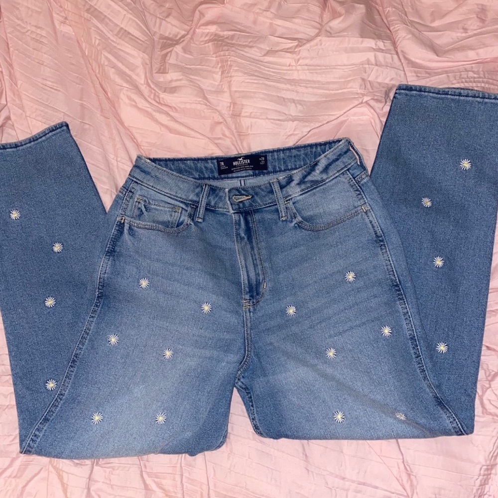 Light Wash Daisy Jeans